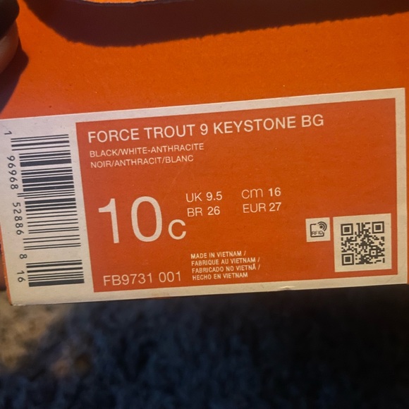 Toddler Nike Spikes - Picture 4 of 4